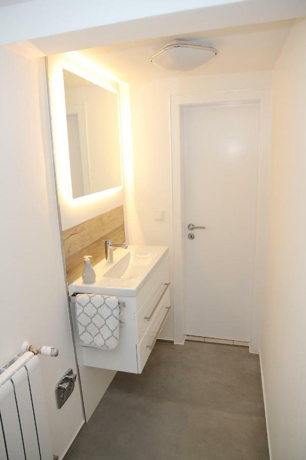 Neue Und Moderne Ferienwohnung Mülheim an der Ruhr Esterno foto